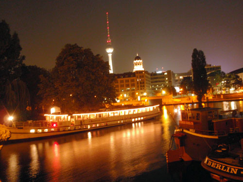 n&auml;chtlicher Abschied vom Traditionsschiff "Heinrich Zille"